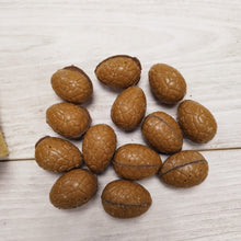 Charger l'image dans la galerie, đ°đ„đ« Petits Ćufs pralinĂ©s cacahuĂštes â Chocolat blond â 150g