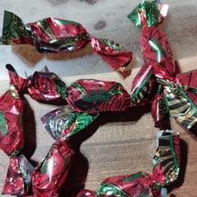 Charger l&#39;image dans la galerie, Papillotes artisanal nougatine cacahuète chocolat lait
